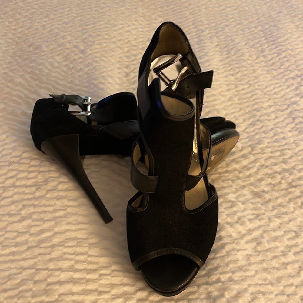 Micheal Kors suede heels. Size 7M